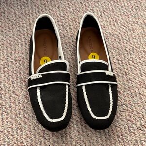 Nautica Women's Black and White Loafers